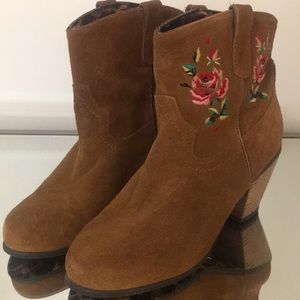 Betsey Johnson Yodell Booties
